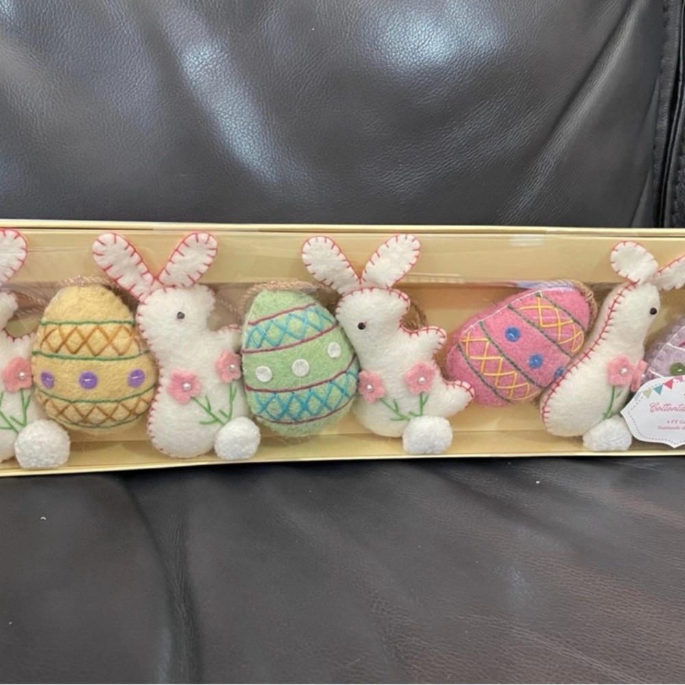 Cottontail Lane Easter Bunny Garland - Easter Bunnies  and Eggs Garland